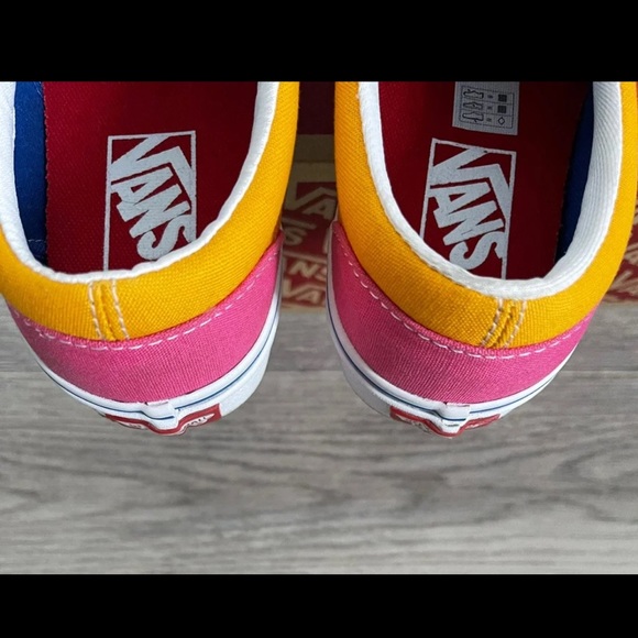 Vans - Picture 4 of 6